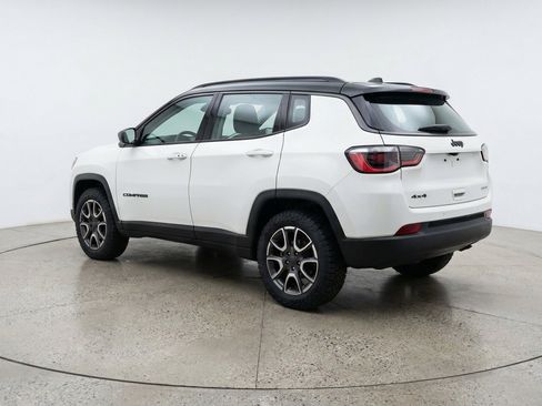 Used 2025 Jeep Compass Trailhawk AWD/4WD image 6
