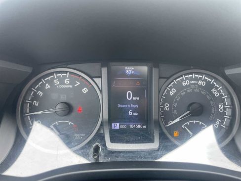 Used 2016 Toyota Tacoma SR5 image 10