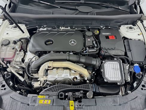 New 2026 Mercedes-Benz GLB 250 image 10