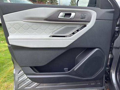 New 2026 Ford Explorer Platinum w/ LUX Leather Package image 11