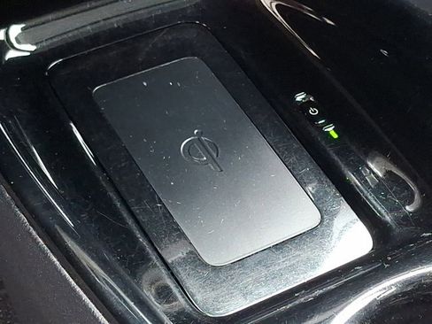 Used 2017 Toyota Prius Prime Premium image 28