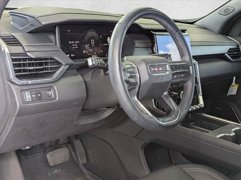 Used 2024 GMC Acadia Elevation FWD image 3