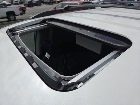 New 2026 Honda Odyssey Touring image 4