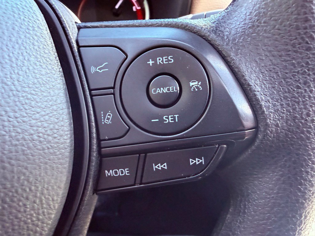 Used 2025 Toyota RAV4 XLE w/ Convenience Package FWD image 20