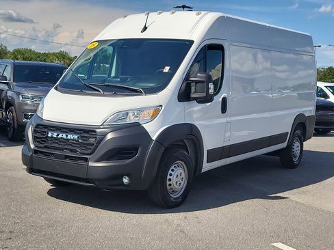 Used 2025 RAM ProMaster 2500 w/ Convenience Group FWD image 2