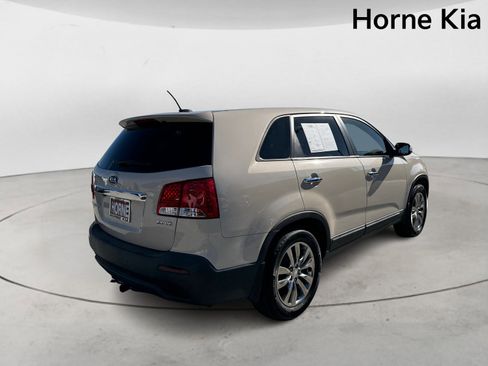 Used 2011 Kia Sorento EX w/ Premium Pkg image 4