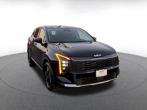 Used 2026 Kia Sportage LX FWD image 3