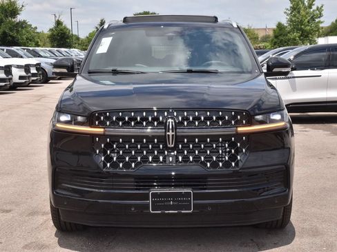 New 2026 Lincoln Navigator L Black Label AWD/4WD image 2
