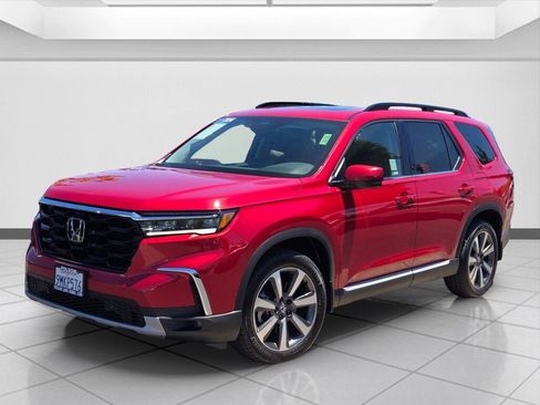 Certified 2024 Honda Pilot Touring image 9