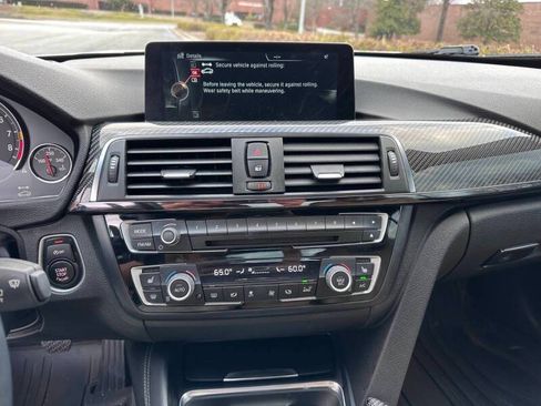 Used 2016 BMW M4 Convertible w/ Executive Package RWD image 2