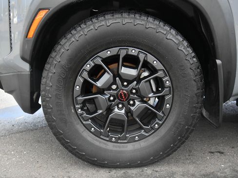 Used 2023 Nissan Frontier Pro-X w/ Pro-X Premium Package image 12