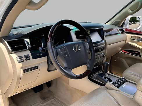Used 2014 Lexus LX 570 4WD image 15