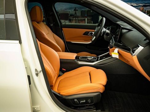 Used 2024 BMW 330i xDrive Sedan w/ Premium Package image 22