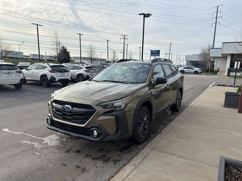 Used 2025 Subaru Outback Onyx Edition w/ Popular Package #2 image 7