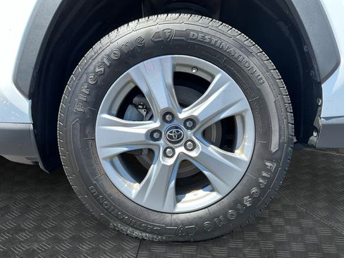 Used 2022 Toyota RAV4 LE AWD/4WD image 12