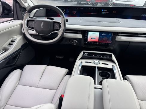 New 2026 Lincoln Navigator Reserve w/ Jet Appearance Package AWD/4WD image 30