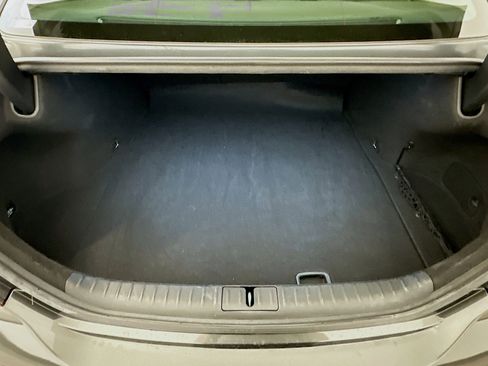 Used 2025 Genesis G70 2.5T image 30