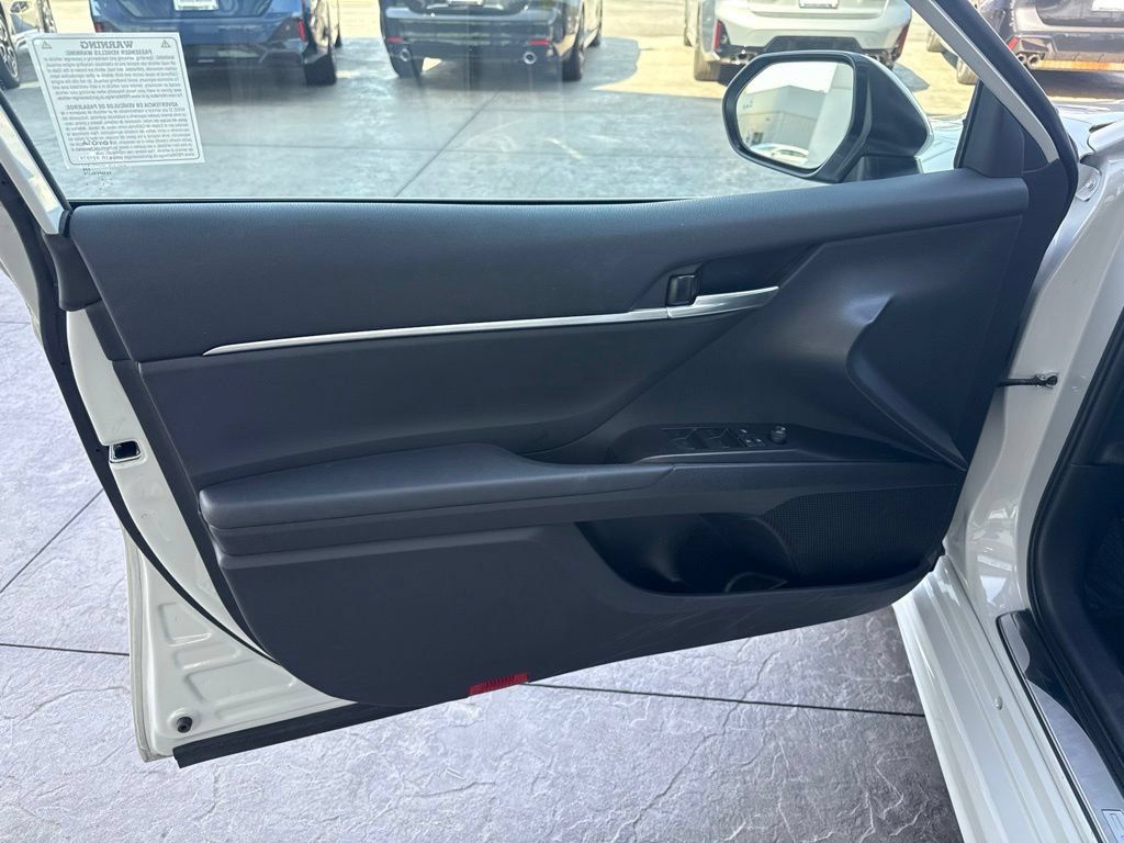 Used 2024 Toyota Camry SE FWD image 7
