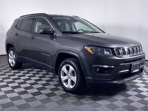 Used 2020 Jeep Compass Latitude w/ Popular Equipment Group AWD/4WD image 19
