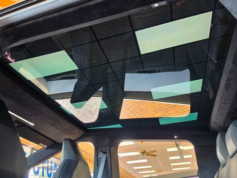 Used 2024 Tesla Cybertruck AWD Crew Cab image 19