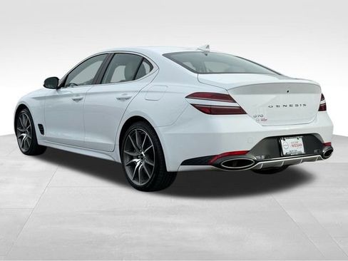 Used 2025 Genesis G70 2.5T image 6