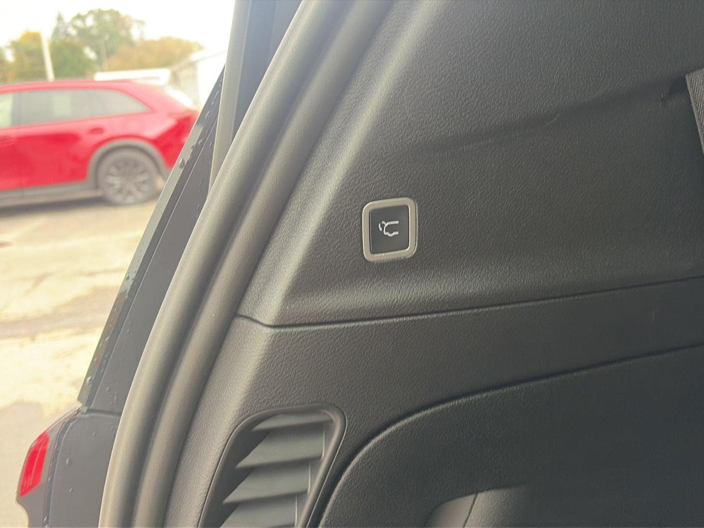 Used 2026 Chrysler Pacifica Select FWD image 12