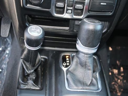 Used 2022 Jeep Wrangler Unlimited Sport AWD/4WD image 15