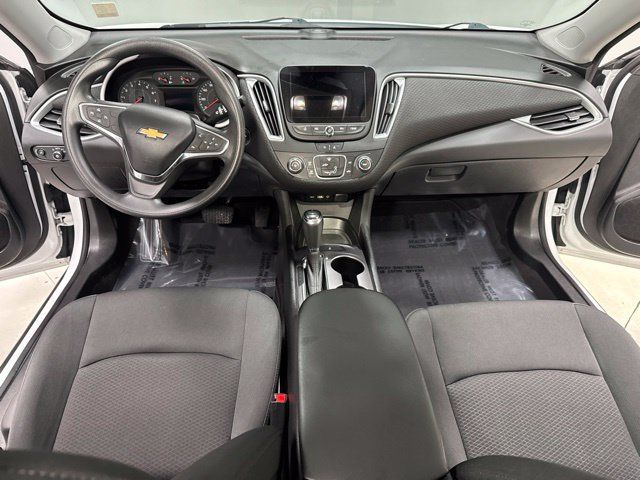 Used 2020 Chevrolet Malibu LS FWD image 2