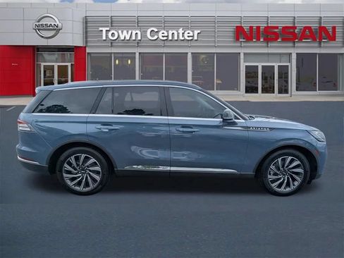 Used 2025 Lincoln Aviator 2WD image 8