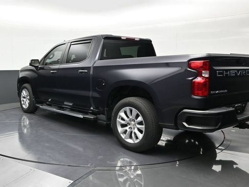 Used 2023 Chevrolet Silverado 1500 Custom image 3