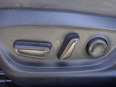 Used 2022 Toyota Camry SE image 25