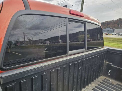 Used 2017 Toyota Tacoma SR5 image 6