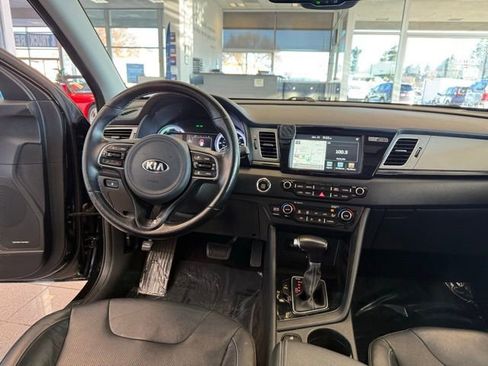 Used 2018 Kia Niro EX w/ EX Premium Package image 25