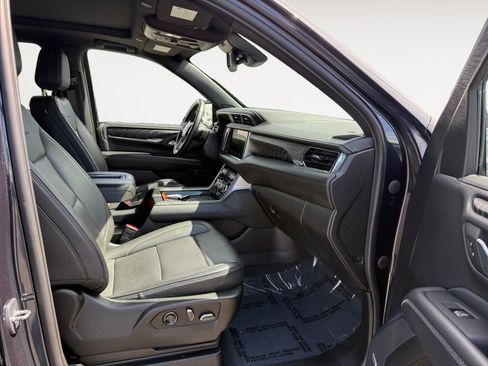 Used 2023 GMC Yukon XL Denali image 19