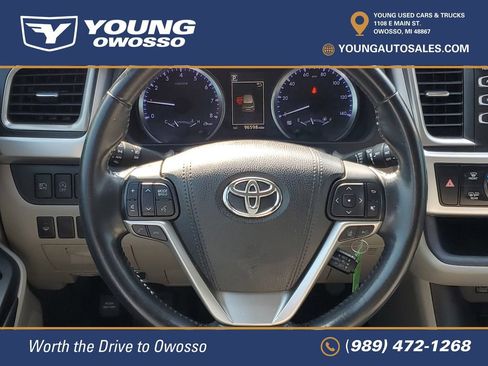 Used 2018 Toyota Highlander Plus FWD image 22