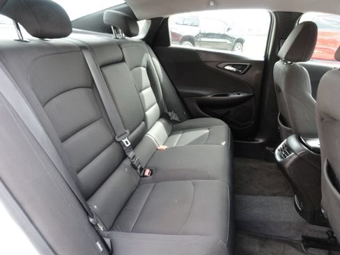 Used 2018 Chevrolet Malibu LT FWD image 7