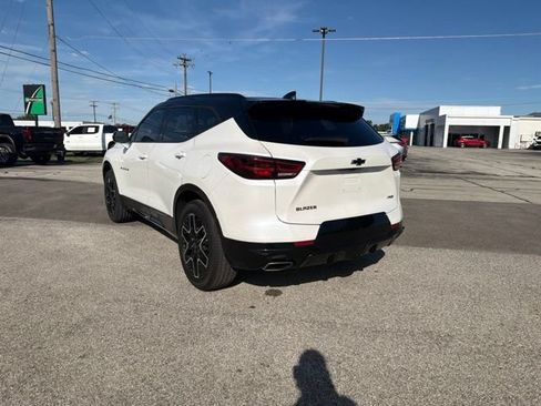 Used 2023 Chevrolet Blazer RS w/ Enhanced Convenience Package FWD image 9