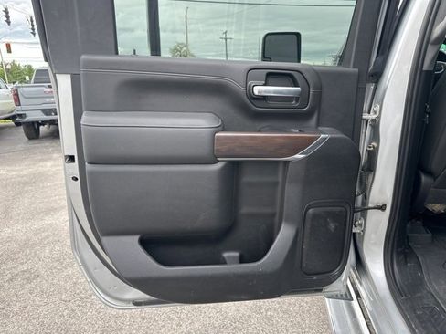 Used 2023 GMC Sierra 3500 SLT w/ SLT Preferred Package image 19