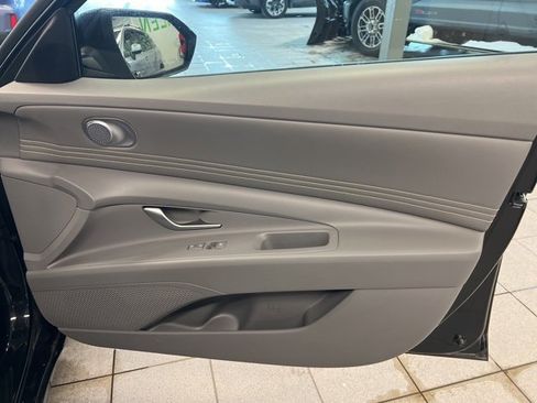 Used 2021 Hyundai Elantra SEL w/ Convenience Package image 14