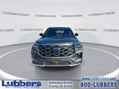 Used 2025 Ford Explorer Platinum w/ LUX Leather Package image 3