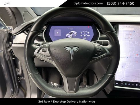 Used 2018 Tesla Model X 75D image 27