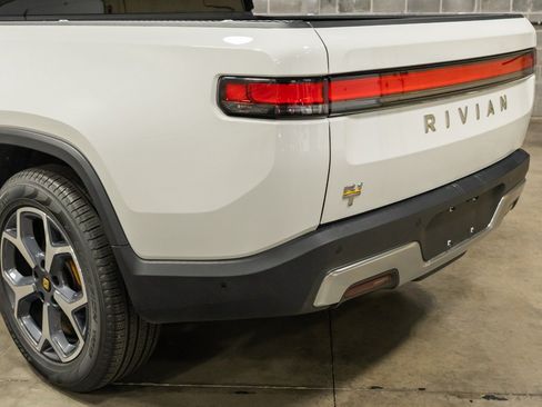 Used 2022 Rivian R1T Adventure AWD/4WD image 21