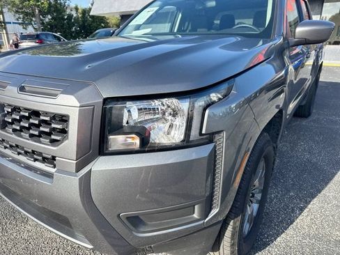 Certified 2025 Nissan Frontier SV RWD image 11