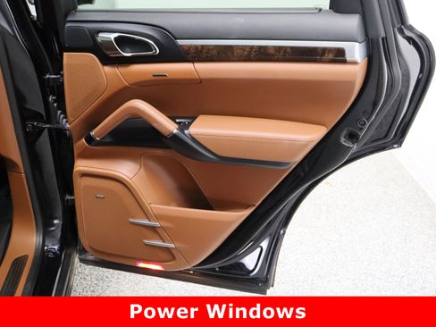 Used 2016 Porsche Cayenne image 36