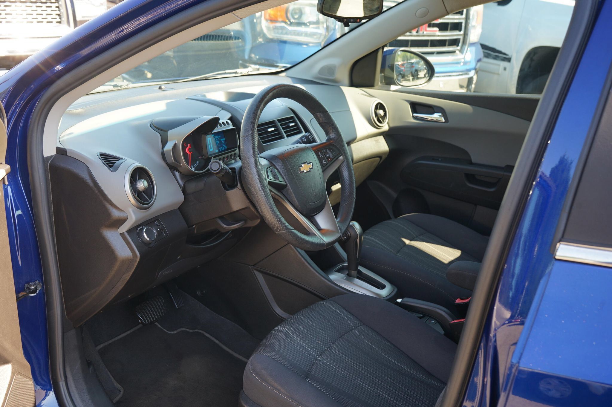 Used 2013 Chevrolet Sonic LT FWD image 10