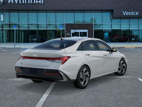 New 2026 Hyundai Elantra Limited FWD image 4