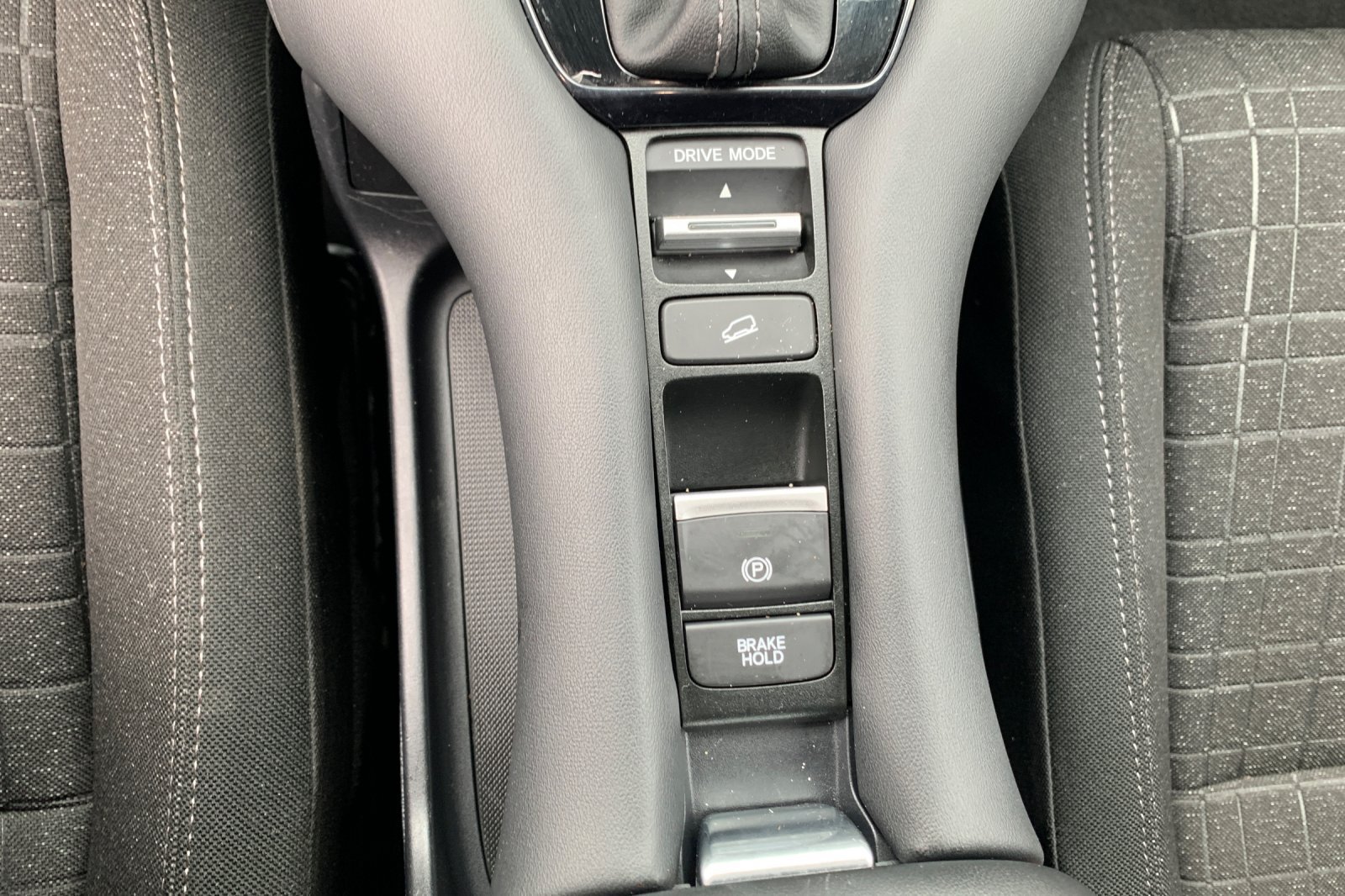 Certified 2024 Honda HR-V LX image 36