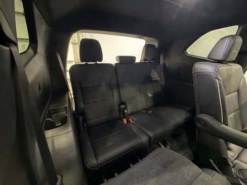 Used 2025 Buick Enclave Avenir FWD image 15