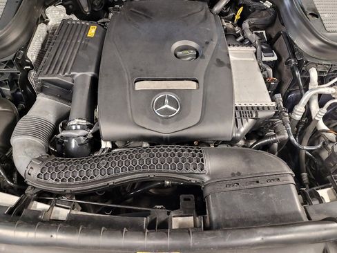 Used 2019 Mercedes-Benz GLC 300 4MATIC w/ Premium Package image 30