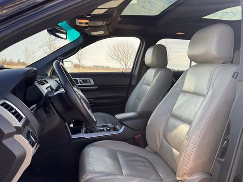 Used 2014 Ford Explorer XLT w/ Equipment Group 202A image 6